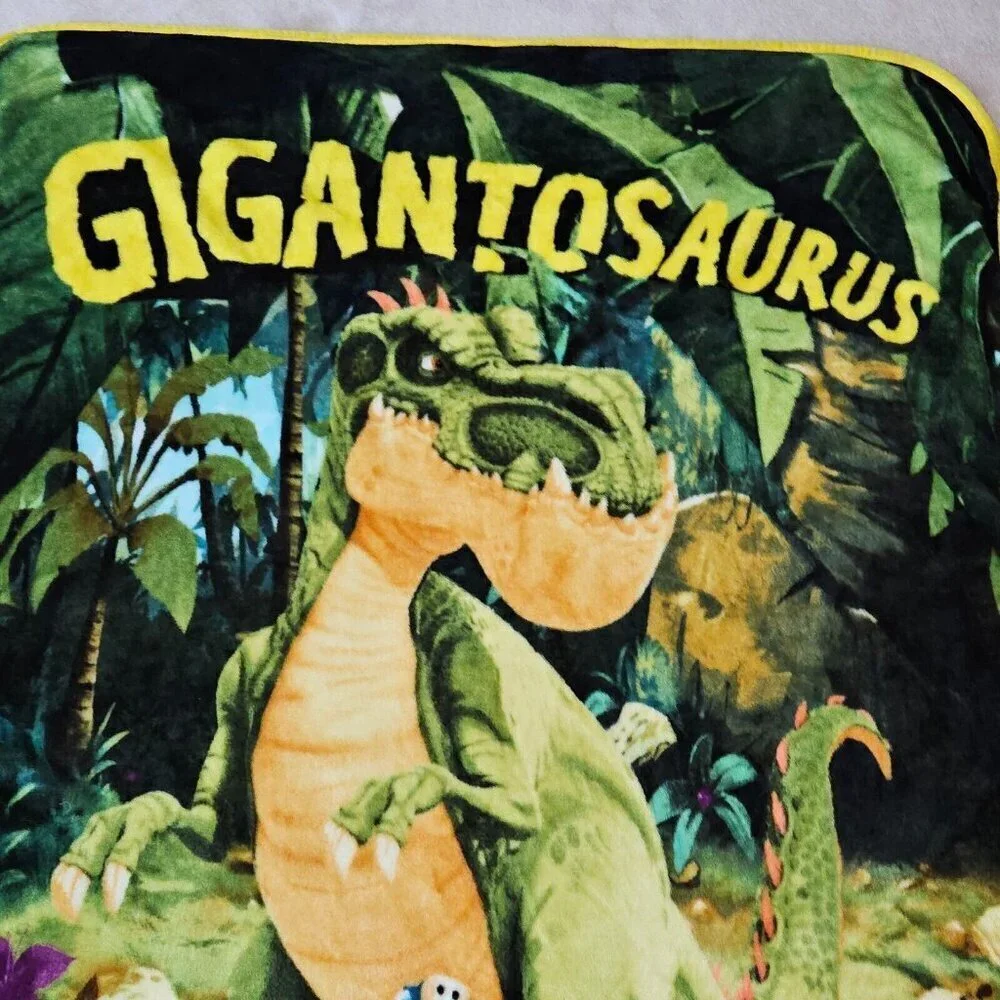 Gigantosaurus Fleece Blanket Throw 40x50 Disney 2020 Giganto Rocky Tiny Mazu